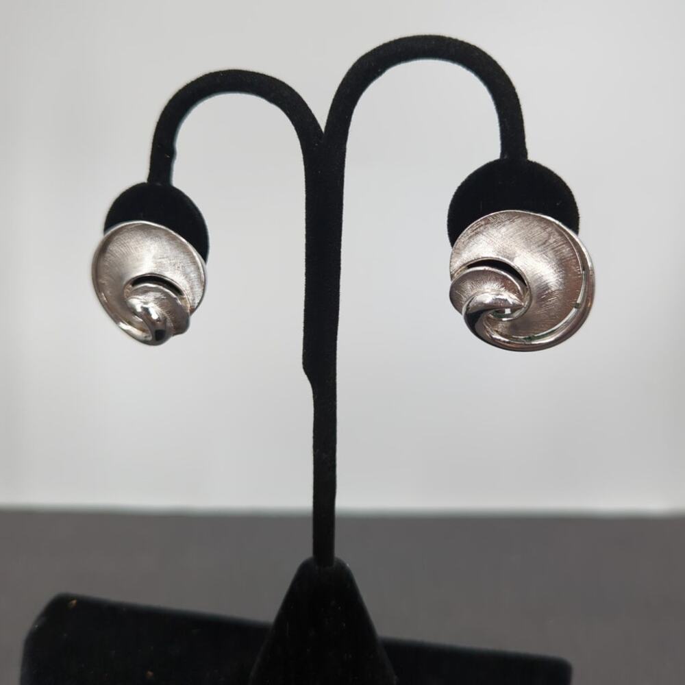 Trifari vintage Clip On Earrings Spiral chateaucore MCM Corporate Chic silver